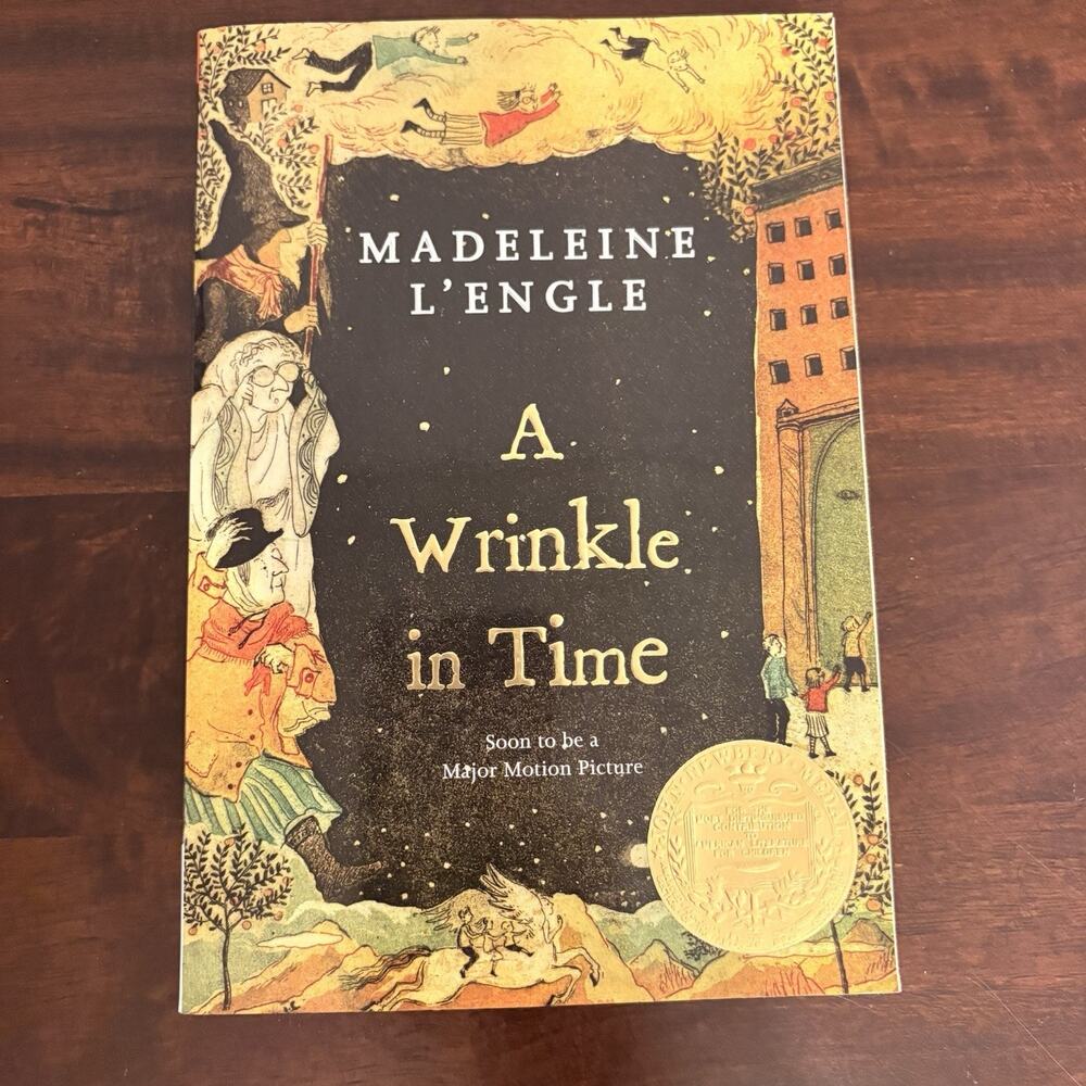 A Wrinkle in Time (Time Quintet) - Paperback By Madeleine L'Engle - GOOD